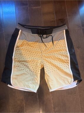 Hurley boardshorts